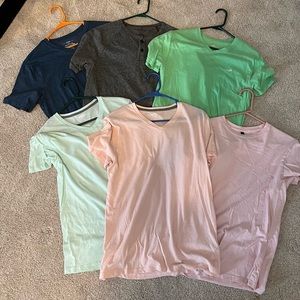 Mens medium Hollister and old navy shirt. Perfect condition. 1=$8